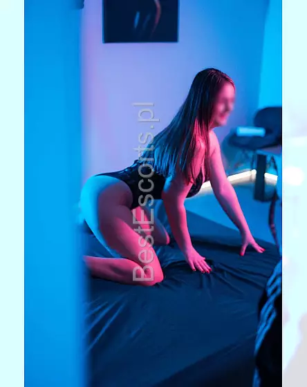 Daria -Cosmos Massage