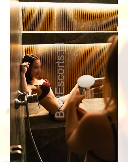 Lana -Blissful Massage